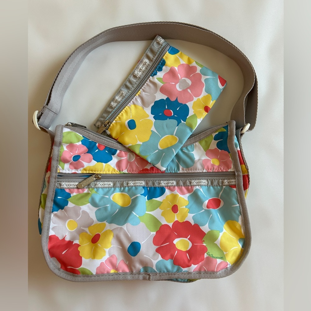 LeSportsac shoulder bag and a pouch 2 pc set. New without tags.